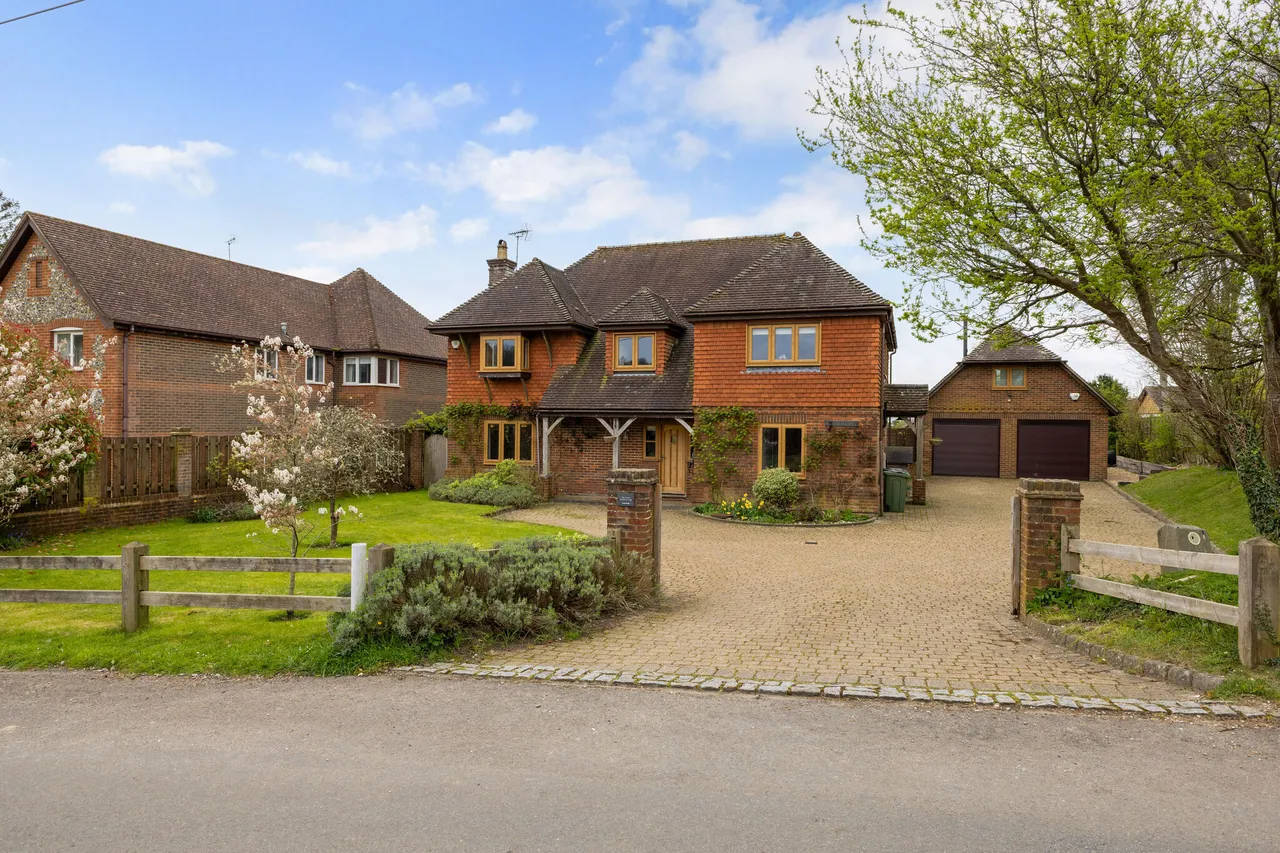 5 bed house for sale — Goatacre Road, Medstead, GU34