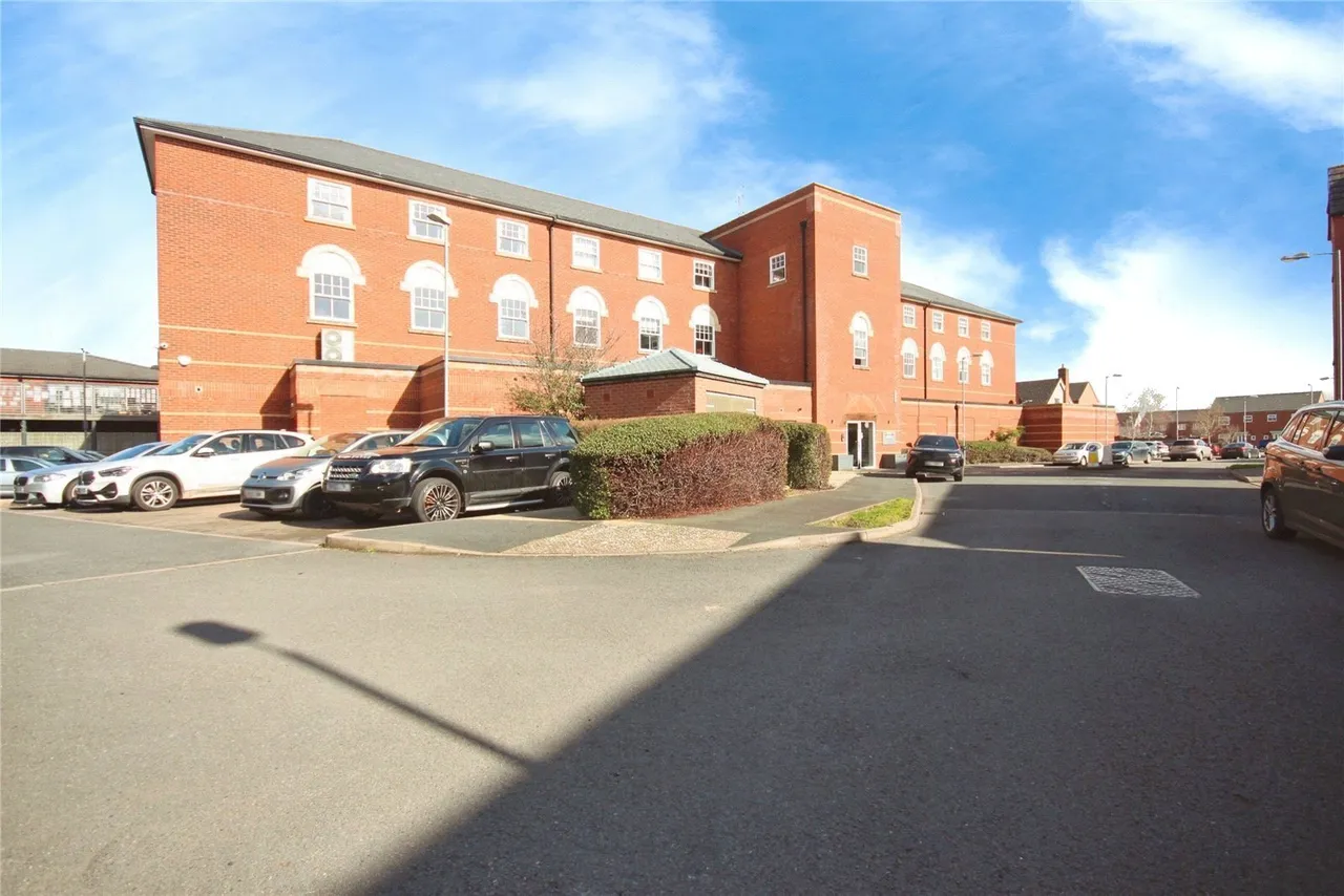 2 bed flat for sale, Alder Meadow, Warwick, CV34