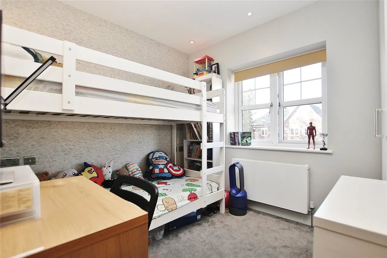Forbury Close, Knaphill, GU21, photo 13