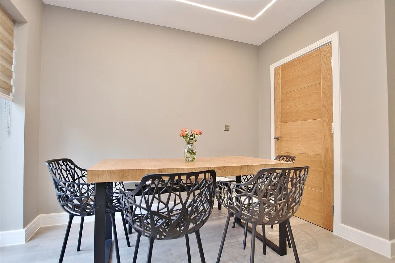 Forbury Close, Knaphill, GU21, photo 7
