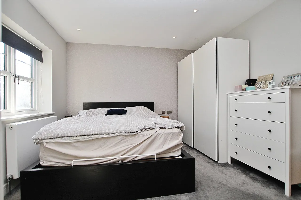 Forbury Close, Knaphill, GU21, photo 11