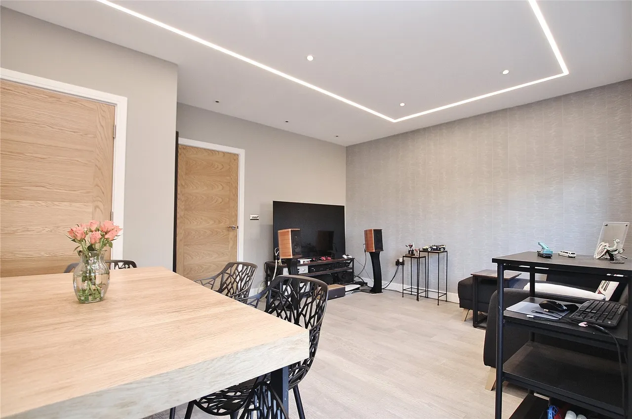 Forbury Close, Knaphill, GU21, photo 6