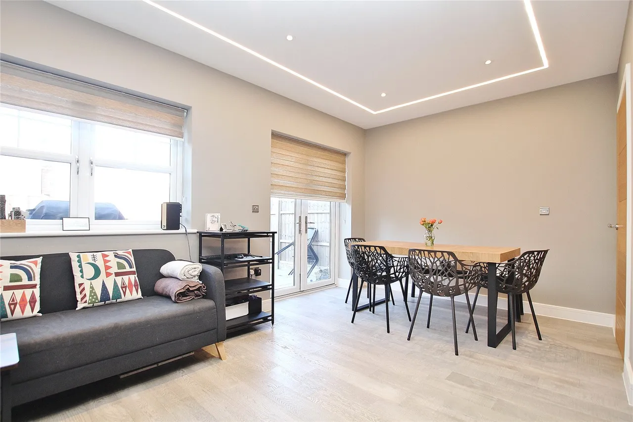 Forbury Close, Knaphill, GU21, photo 8