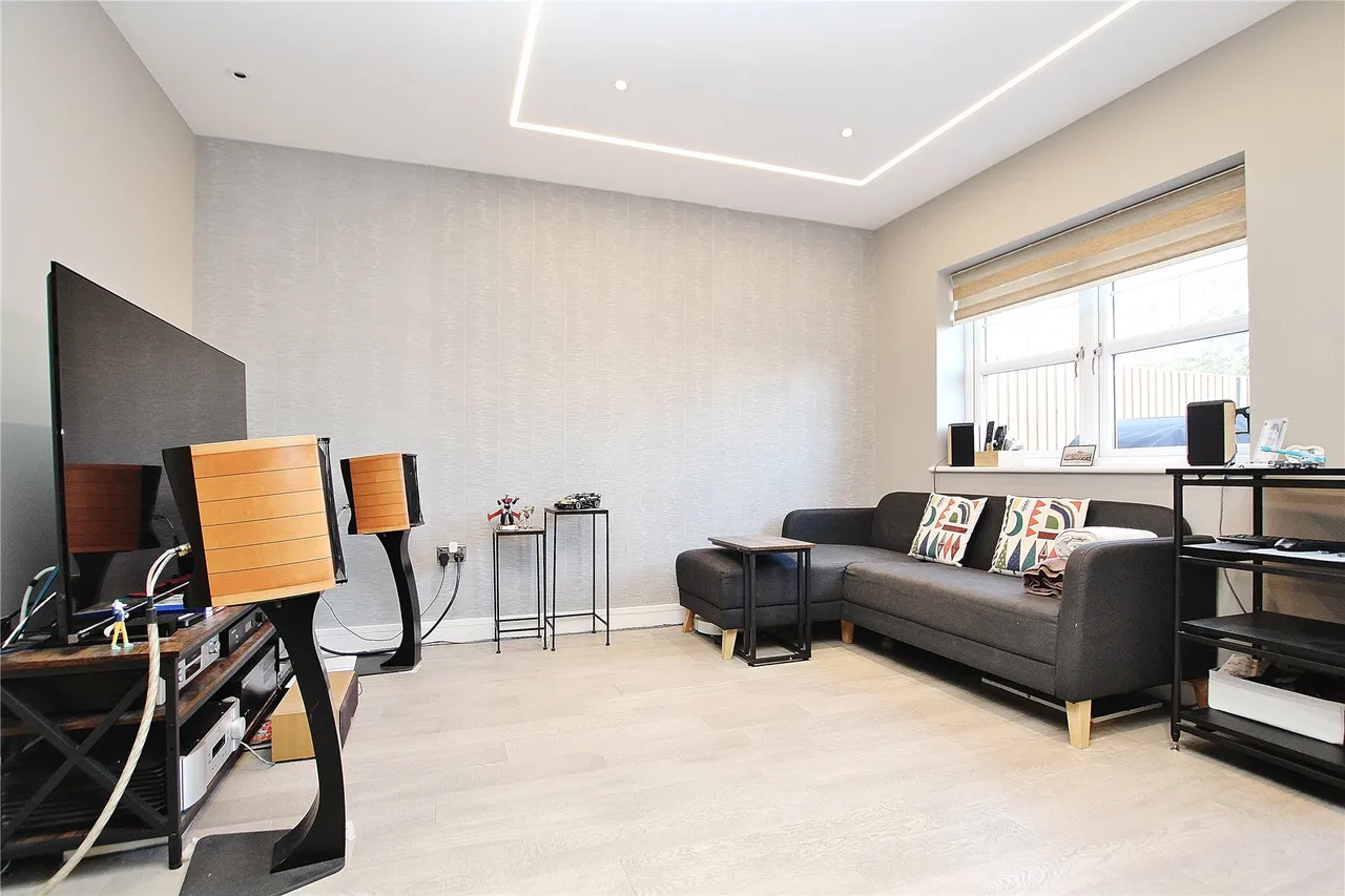 Forbury Close, Knaphill, GU21, photo 4