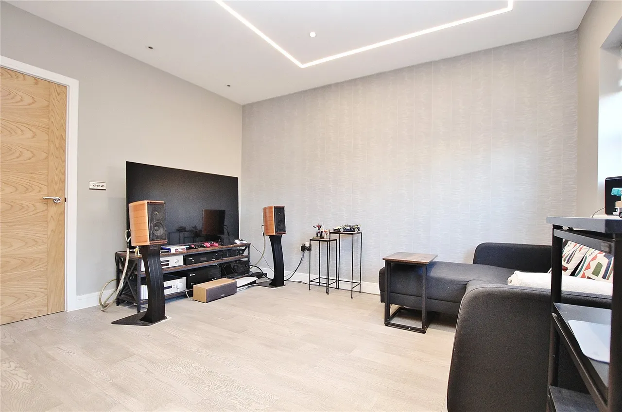 Forbury Close, Knaphill, GU21, photo 5