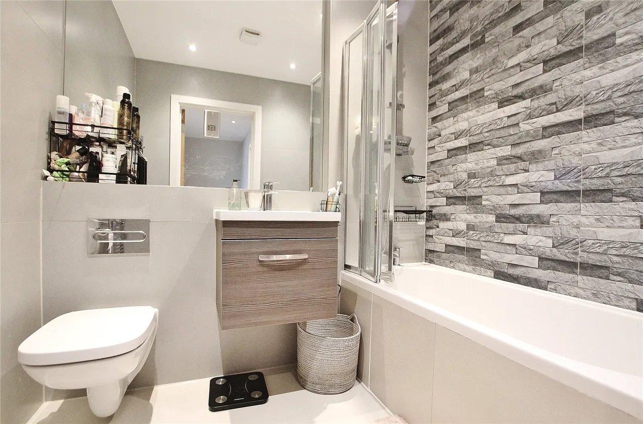 Forbury Close, Knaphill, GU21, photo 17
