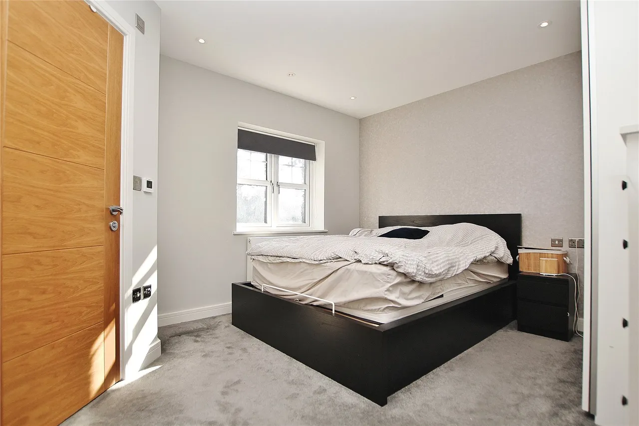 Forbury Close, Knaphill, GU21, photo 10