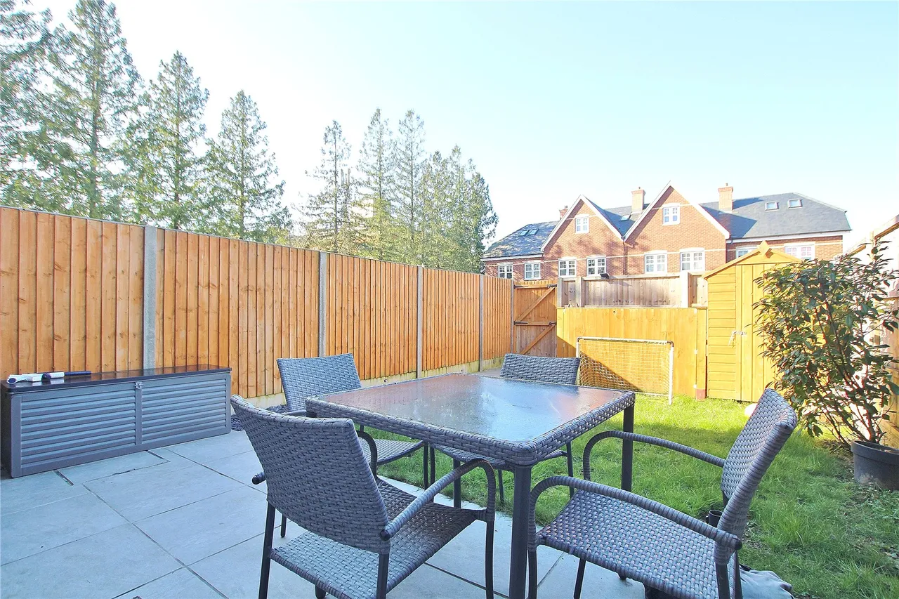 Forbury Close, Knaphill, GU21, photo 15