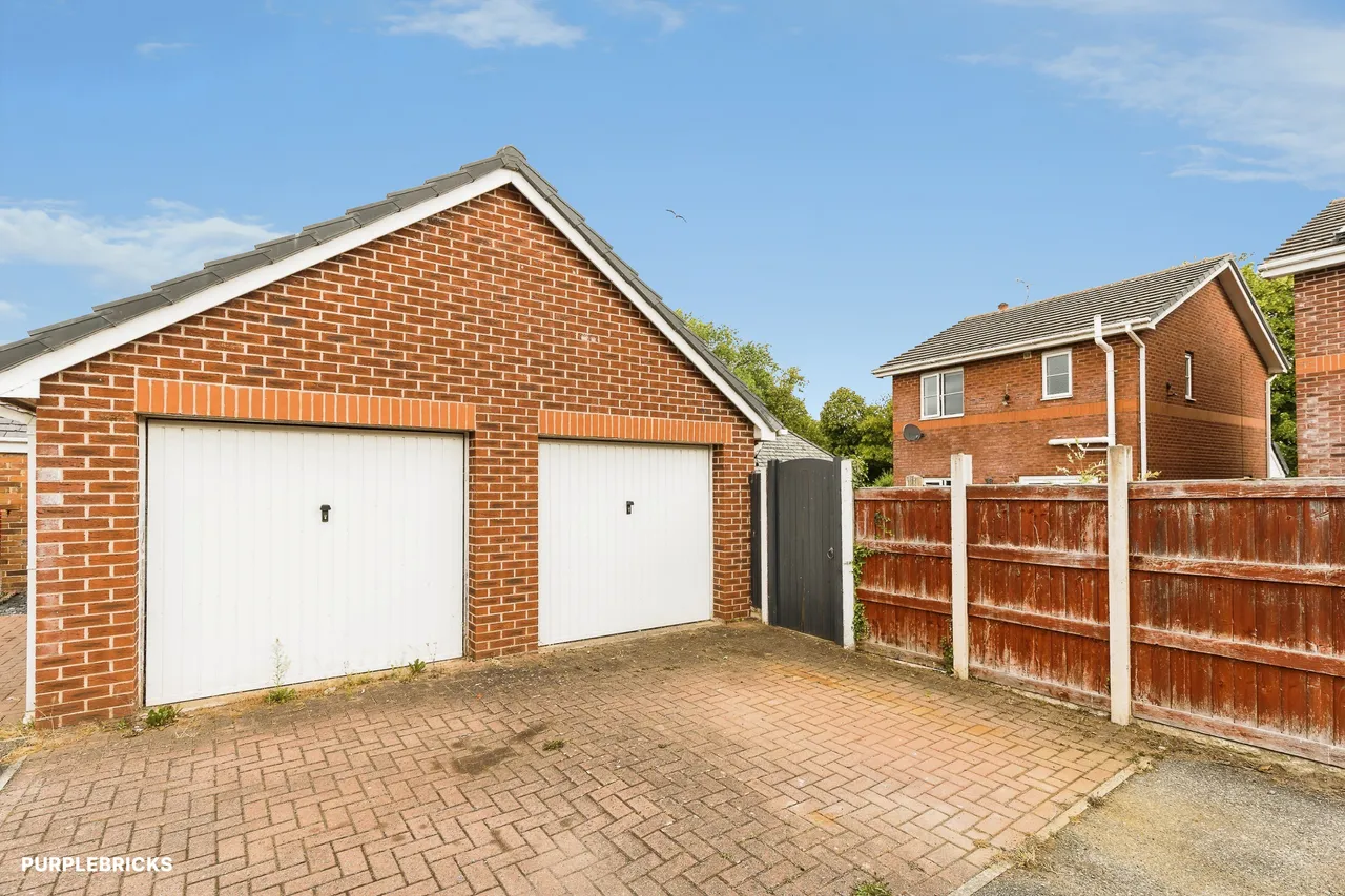 London Road, Flint, CH6, photo 19