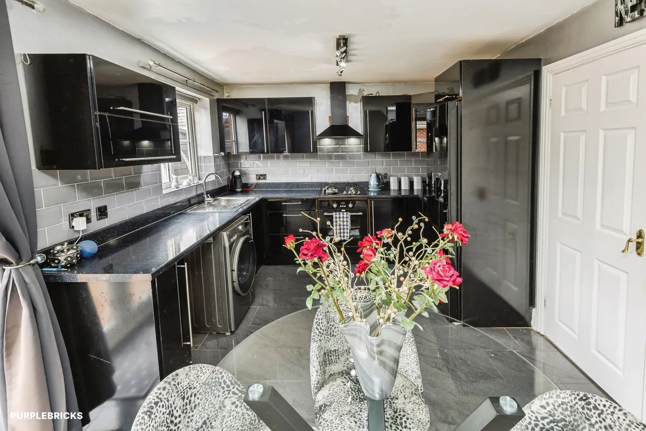 London Road, Flint, CH6, photo 5