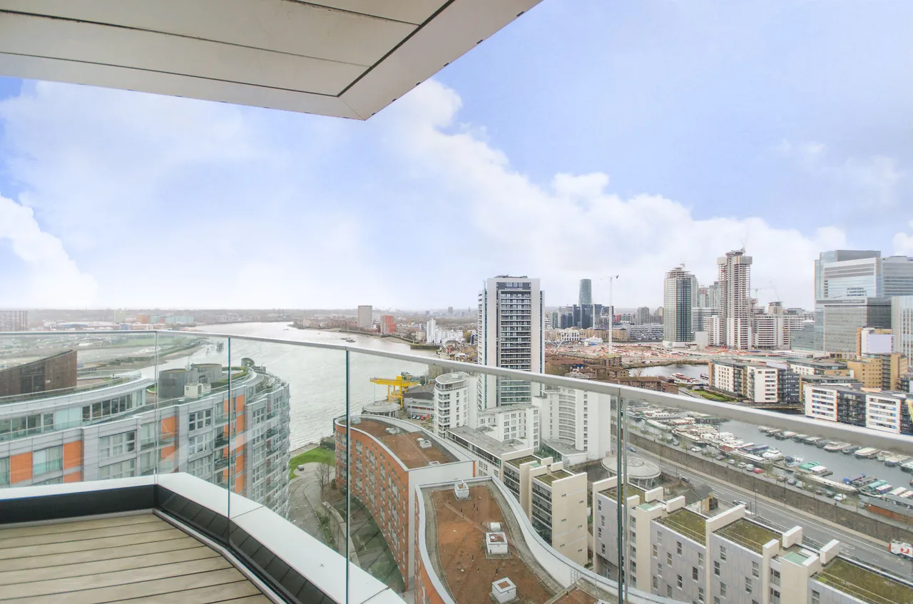 Apartment 2006, Charrington Tower, 11 Biscayne Avenue, London, photo 4