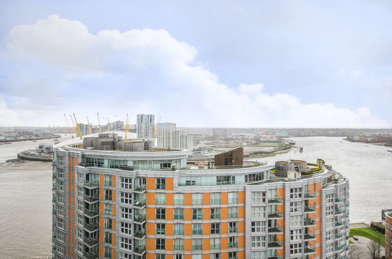 Apartment 2006, Charrington Tower, 11 Biscayne Avenue, London, photo 9
