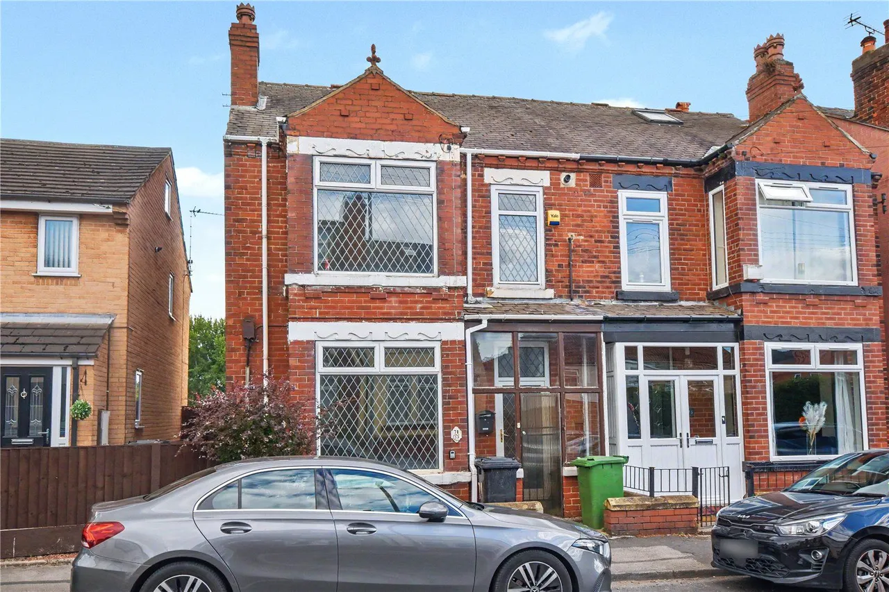 3 bed house for sale, Station Road, Kippax, LS25
