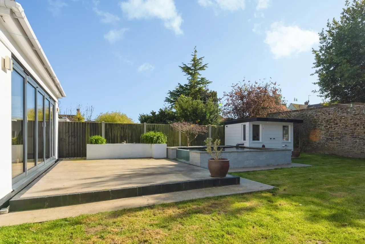 Albany Gardens West, Clacton-on-Sea, Essex, CO15, photo 23