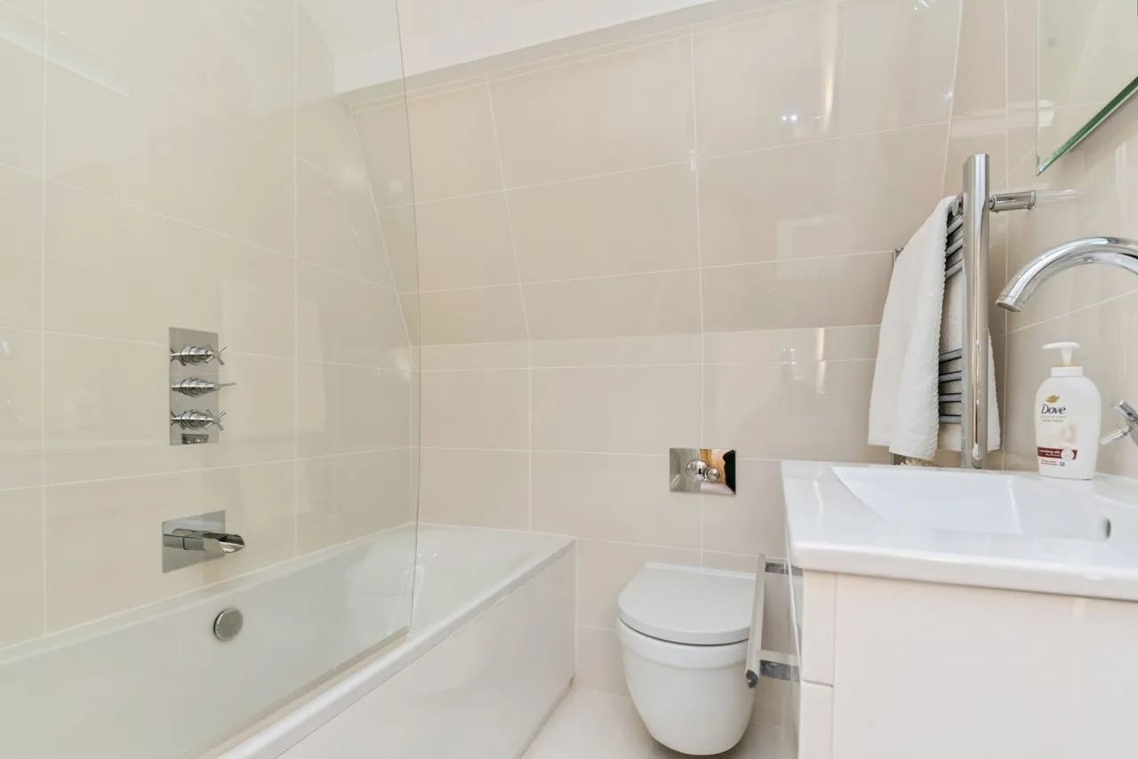 Albany Gardens West, Clacton-on-Sea, Essex, CO15, photo 16