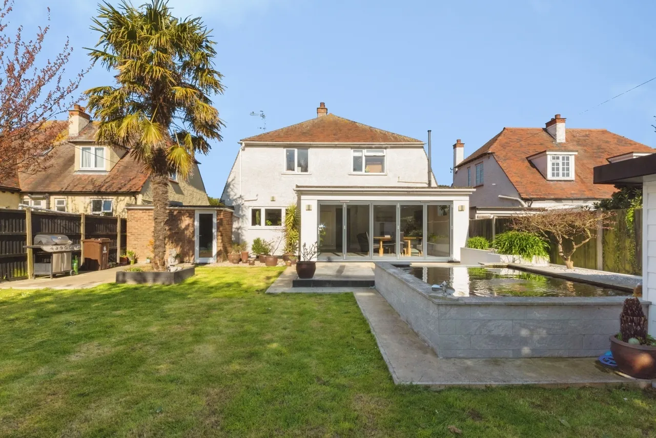 Albany Gardens West, Clacton-on-Sea, Essex, CO15, photo 2