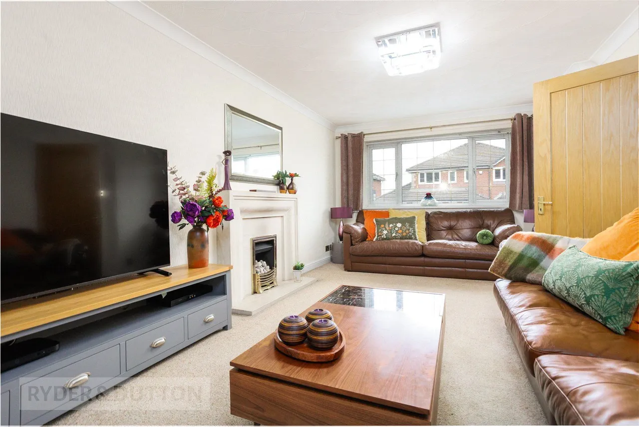 Harold Lees Road, Heywood, OL10, photo 3
