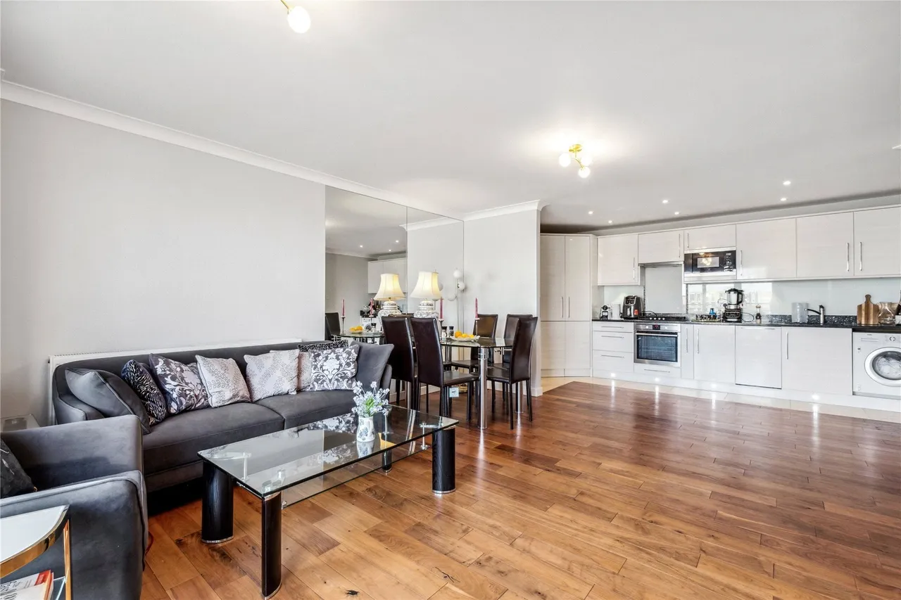 Chatfield Road, London, SW11, photo 3