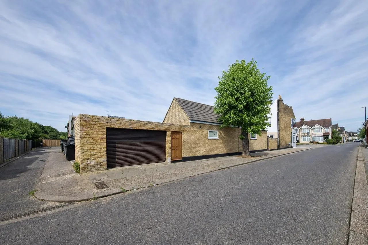 5 bed house for sale, Ordnance Road, Enfield, EN3