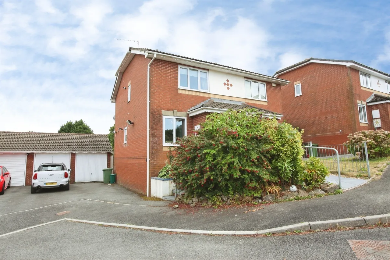 Parc Bryn Derwen Pontyclun, CF72, photo 6