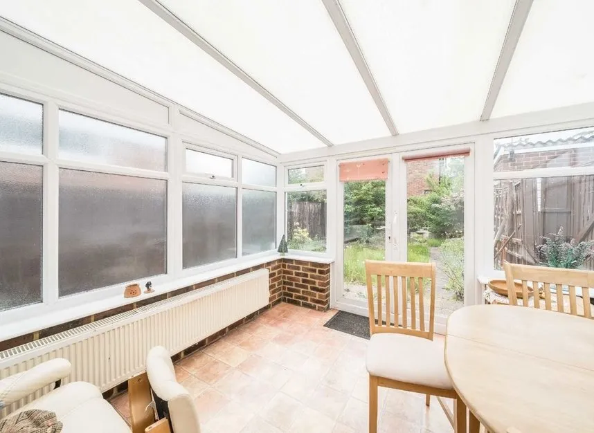 Scotts Avenue, Sunbury-On-Thames, TW16, photo 4