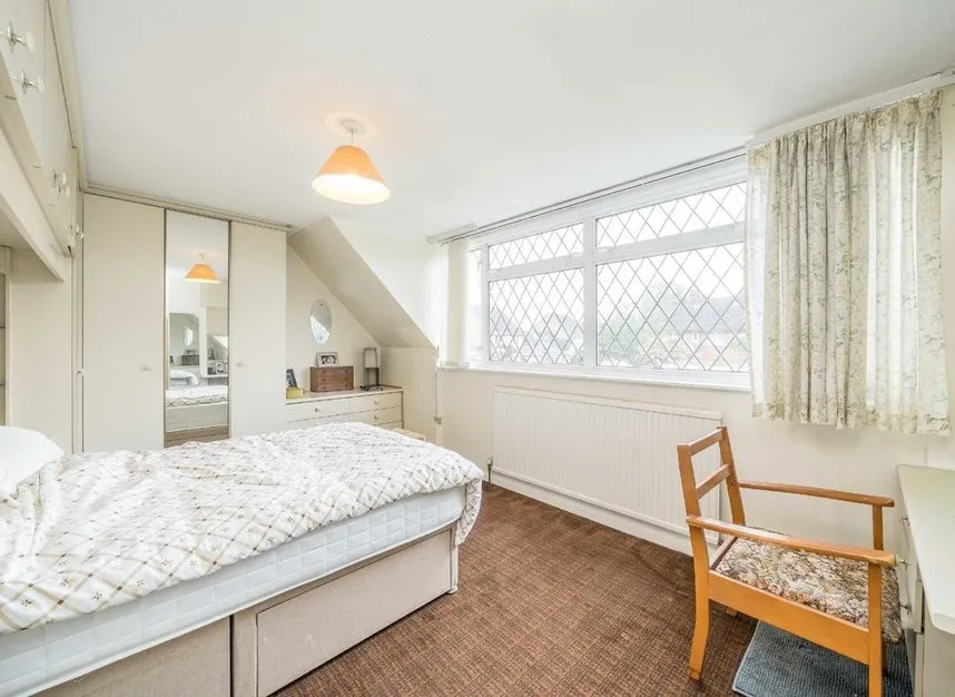 Scotts Avenue, Sunbury-On-Thames, TW16, photo 5