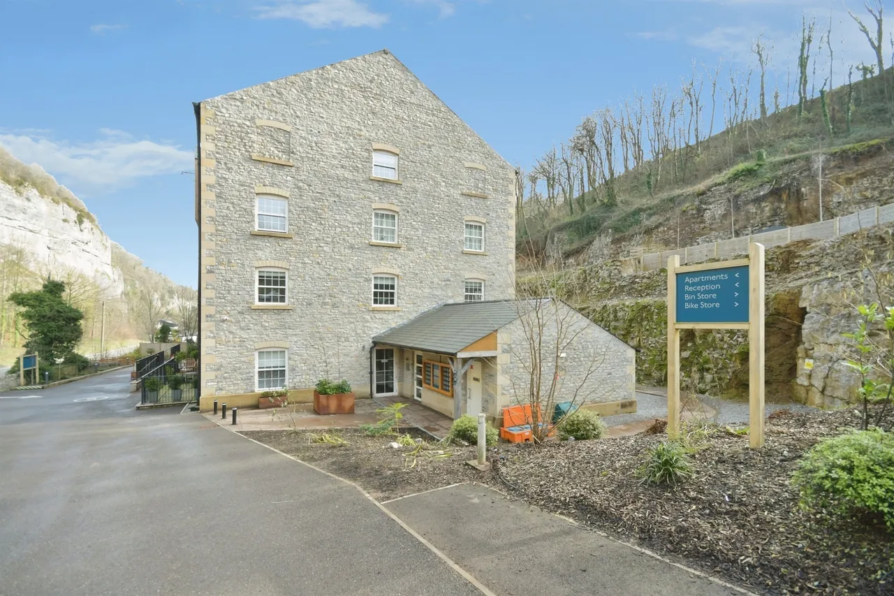 The Dale, Stoney Middleton, S32, photo 19