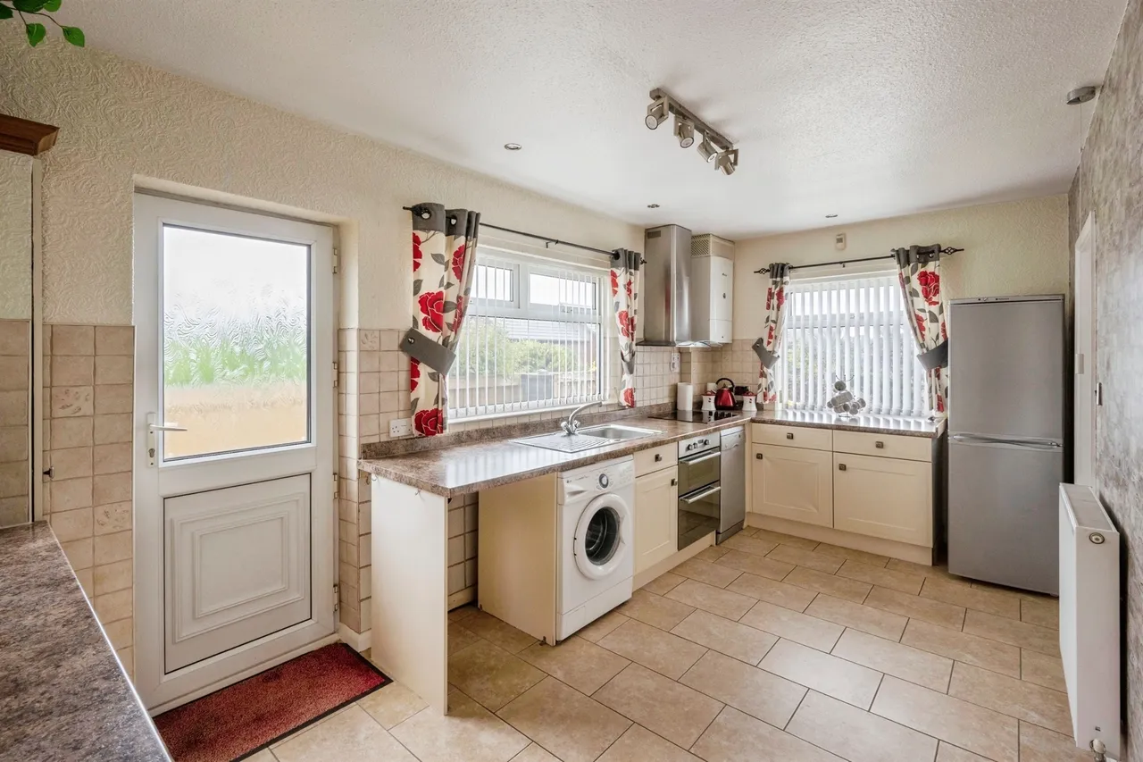 The Close, Branton, DN3, photo 4