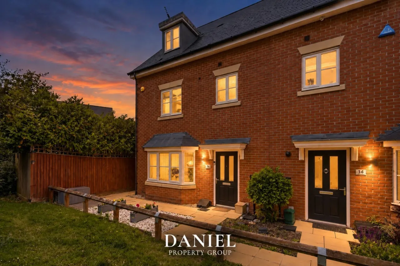 Dulwich Avenue, Dunton Fields, Laindon, SS15, photo 3