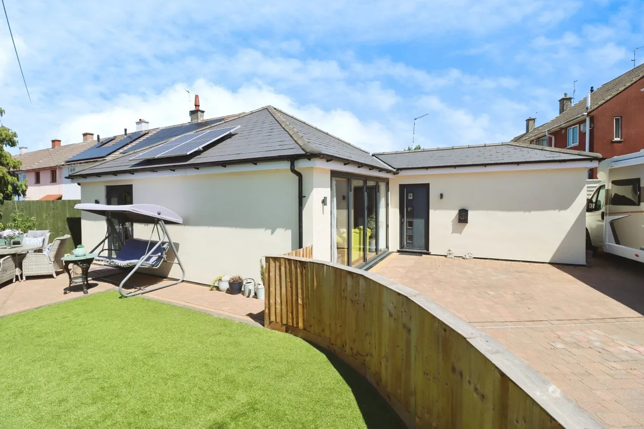 2 bed house for sale — Chakeshill Drive, Bristol, Somerset, BS10