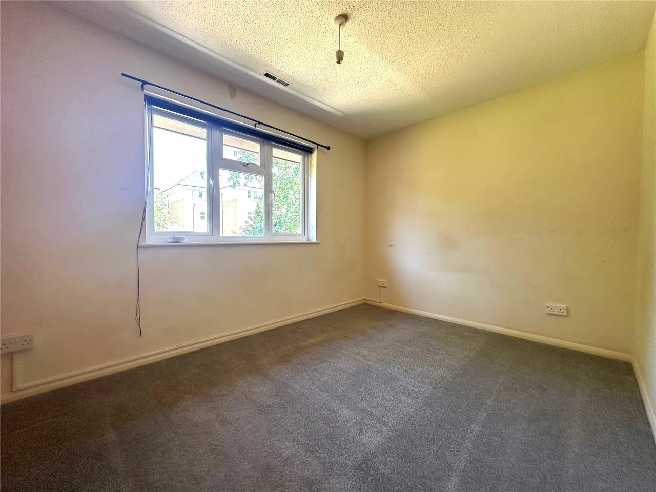 Nash Gardens, Redhill, RH1 1LT, photo 6