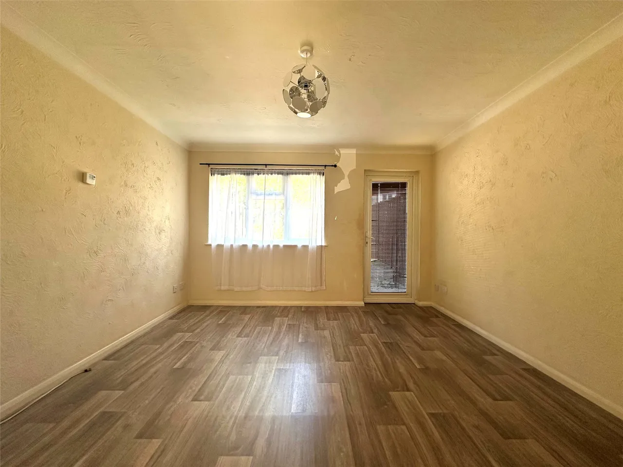 Nash Gardens, Redhill, RH1 1LT, photo 4