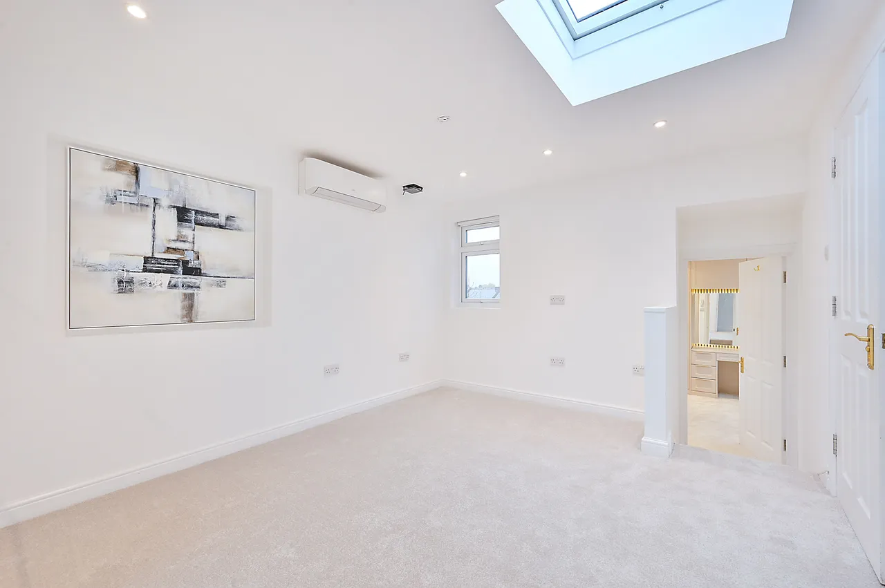 88 Carlyle Road, London, photo 9