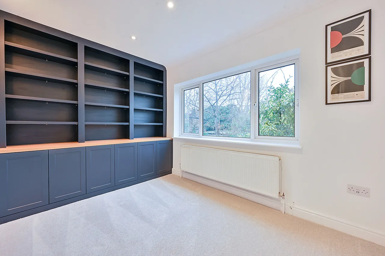 88 Carlyle Road, London, photo 4