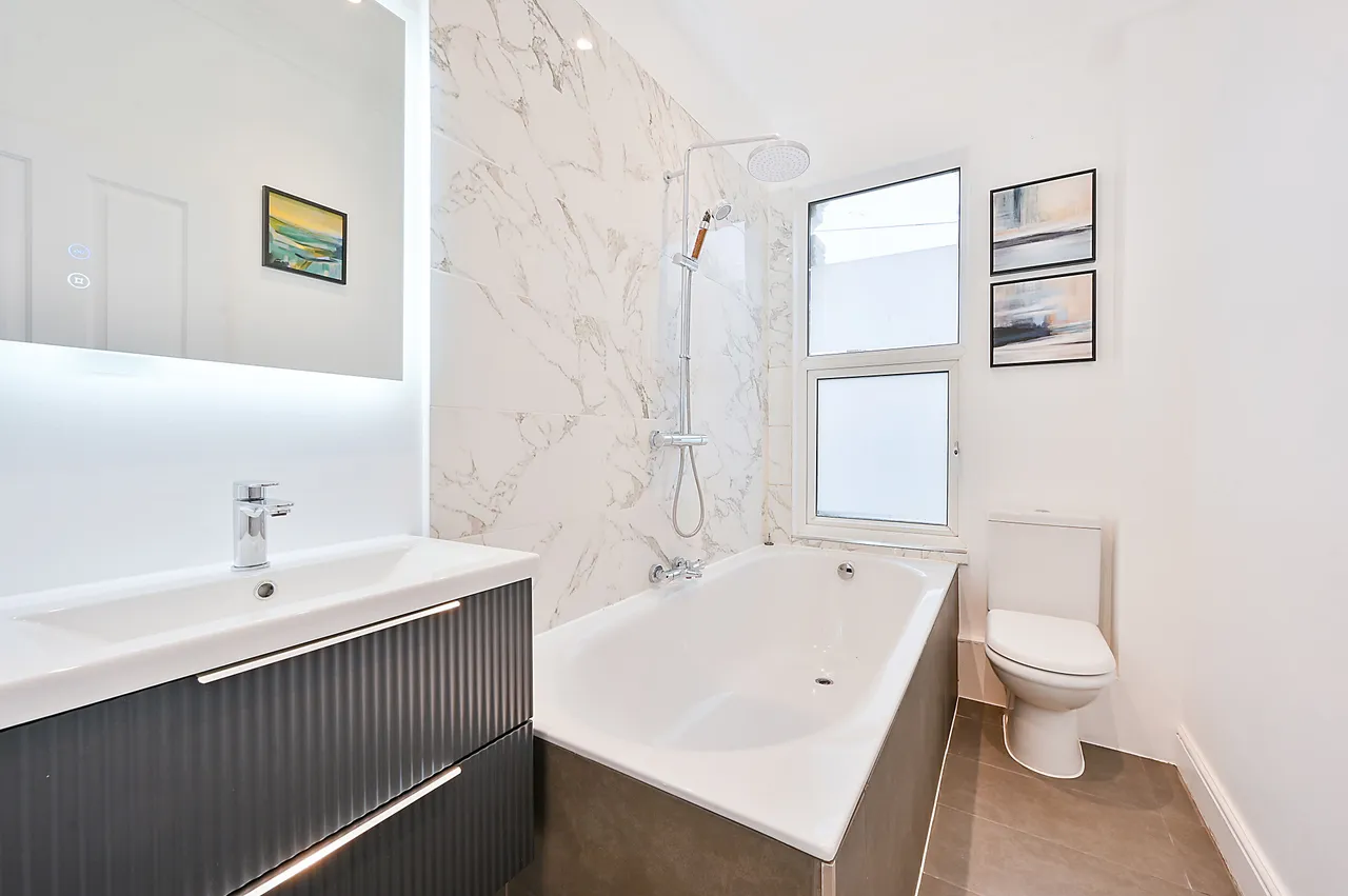 88 Carlyle Road, London, photo 6