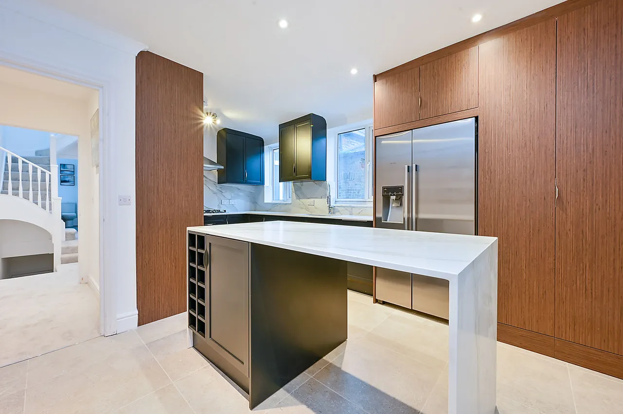 88 Carlyle Road, London, photo 2