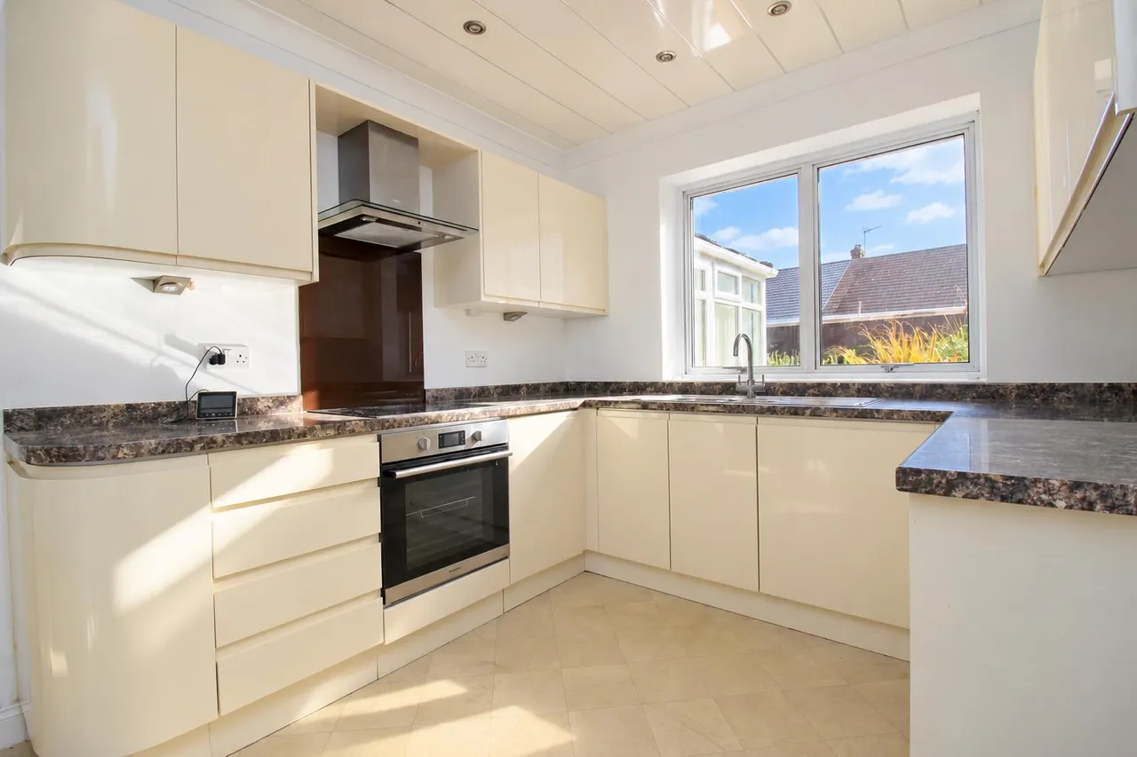 Grasmere Road, Garden Farm Estate, DH2, photo 3