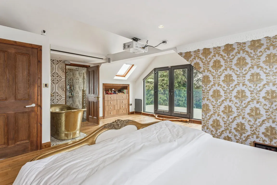 Hillside Crescent, Northwood, HA6, photo 12