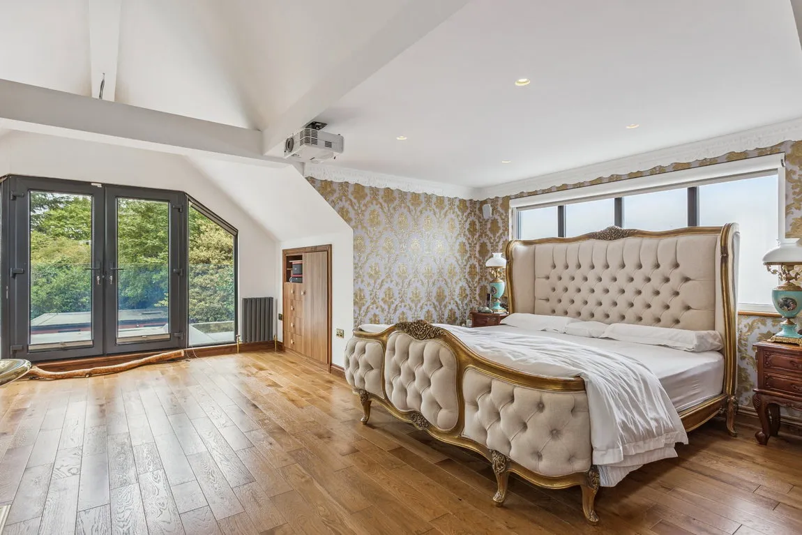 Hillside Crescent, Northwood, HA6, photo 11