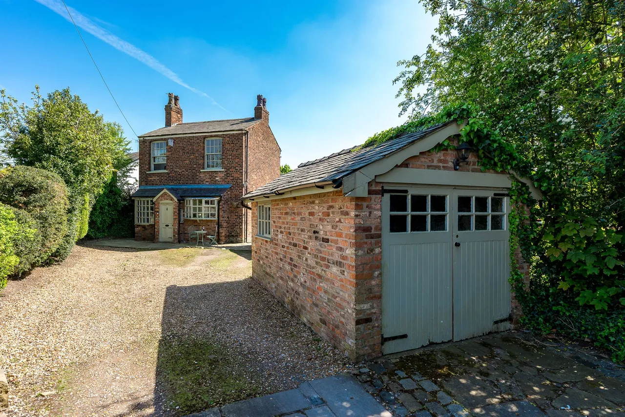 2 bed house for sale, Gravel Lane, Wilmslow