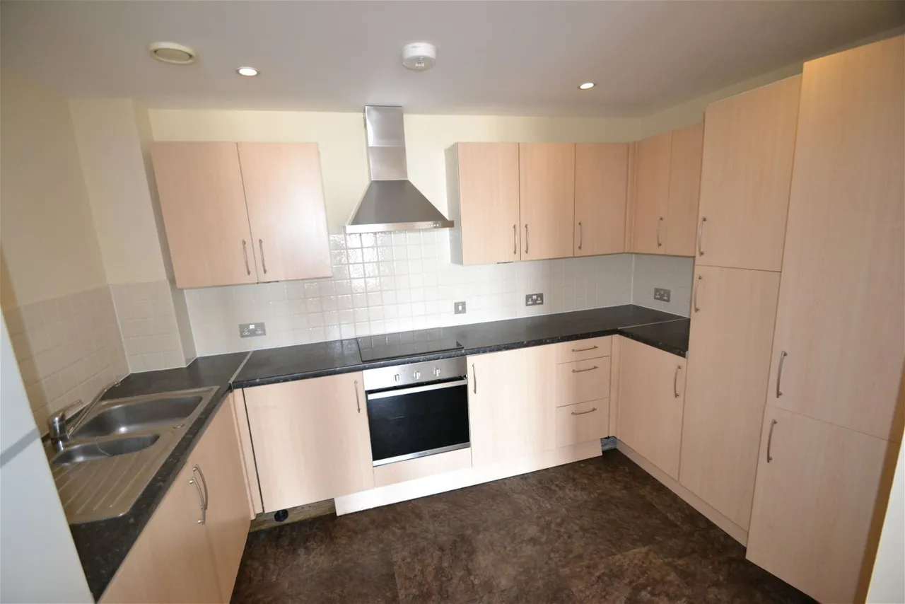 Hepworth Way, Walton-on-thames, KT12, photo 4