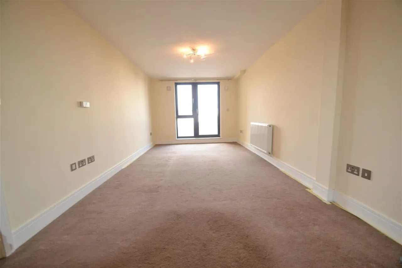 Hepworth Way, Walton-on-thames, KT12 1DP, photo 5