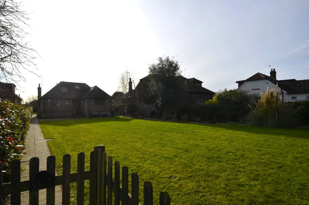 Thames Side, Staines-upon-Thames, photo 14