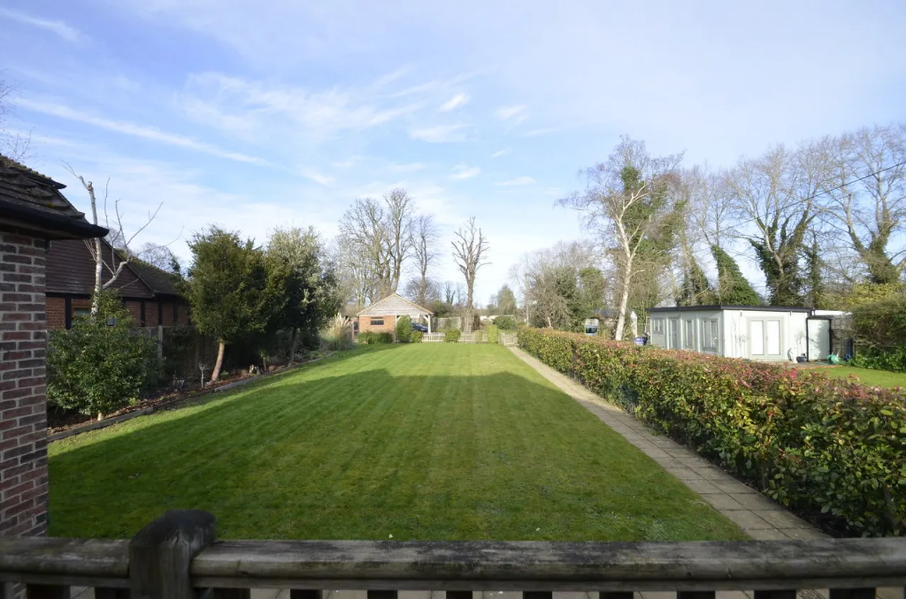 Thames Side, Staines-upon-Thames, photo 6