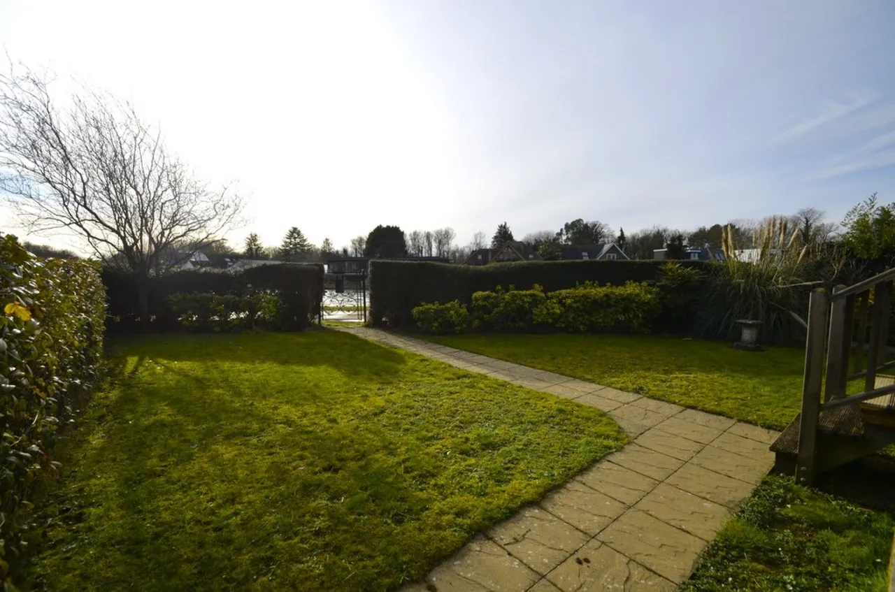 Thames Side, Staines-upon-Thames, photo 10