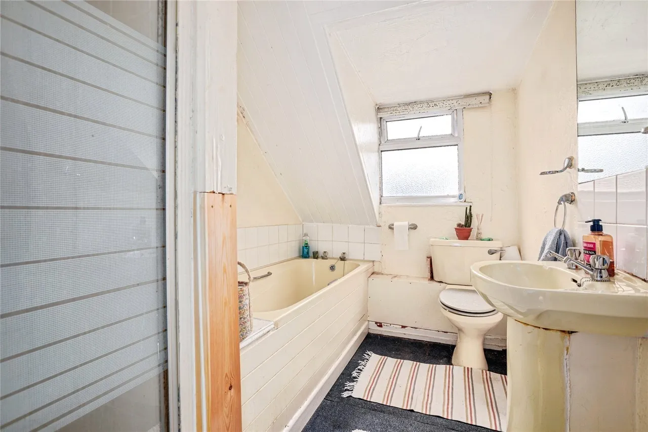 High Street, Borth, SY24, photo 31