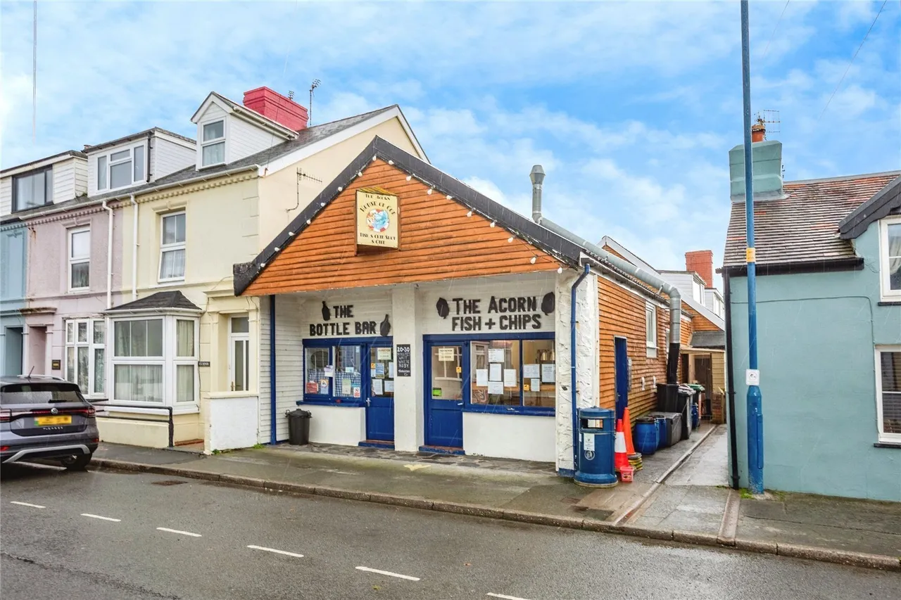 3 bed house for sale, High Street, Borth, SY24