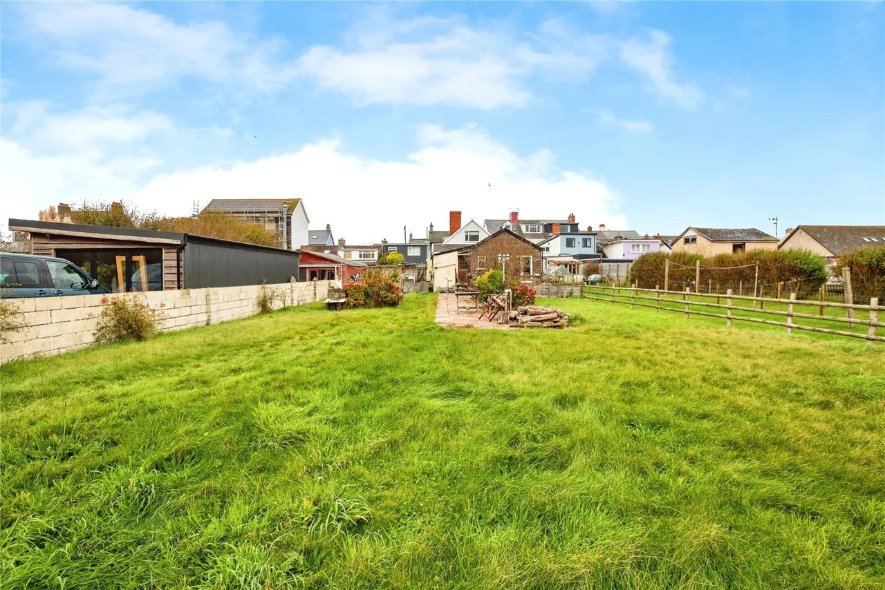 High Street, Borth, SY24, photo 35