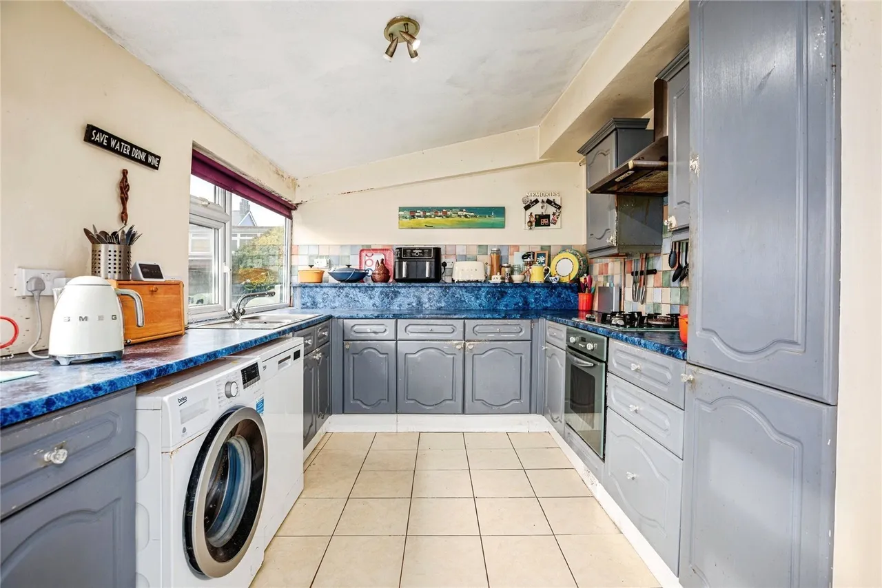 High Street, Borth, SY24, photo 24