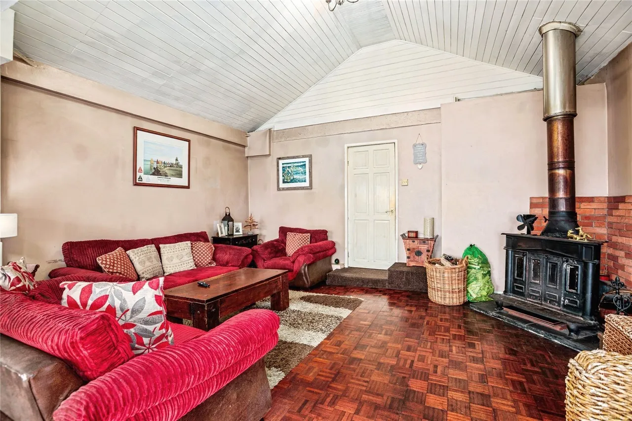 High Street, Borth, SY24, photo 23